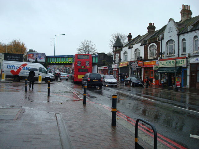 Norbury street scene near local green routes